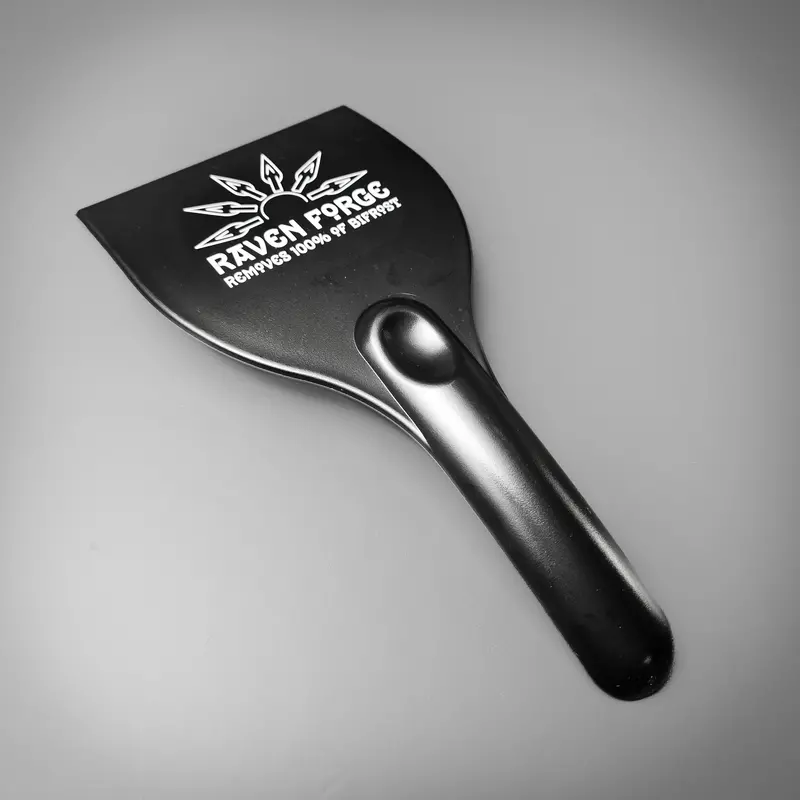 Raven Forge Ice Scraper – Heavy-Duty Winter Tool With Forged Aesthetic 1