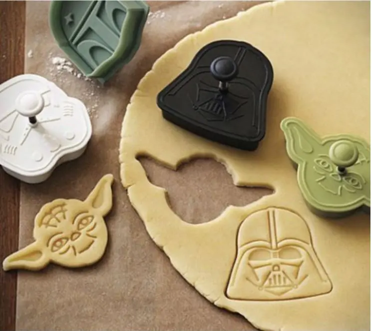 Star Wars Themed Plunger Cutters Set: Darth Vader, Yoda, C-3Po, And Chewbacca Cookie & Fondant Shapes 1