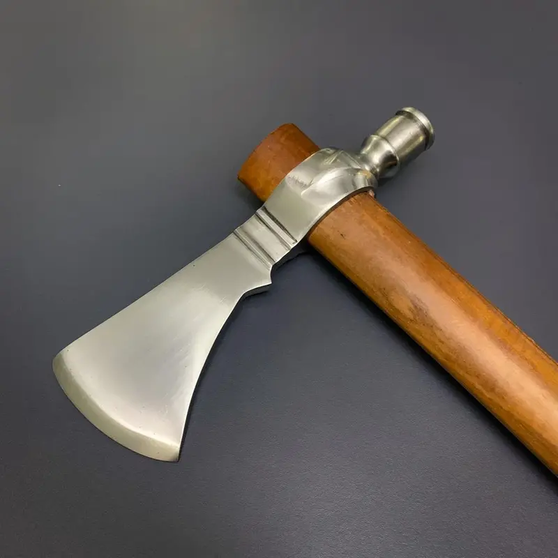 Tomahawk Peace Pipe – Symbolic Fusion Of Indigenous Craft & Tactical Design 1