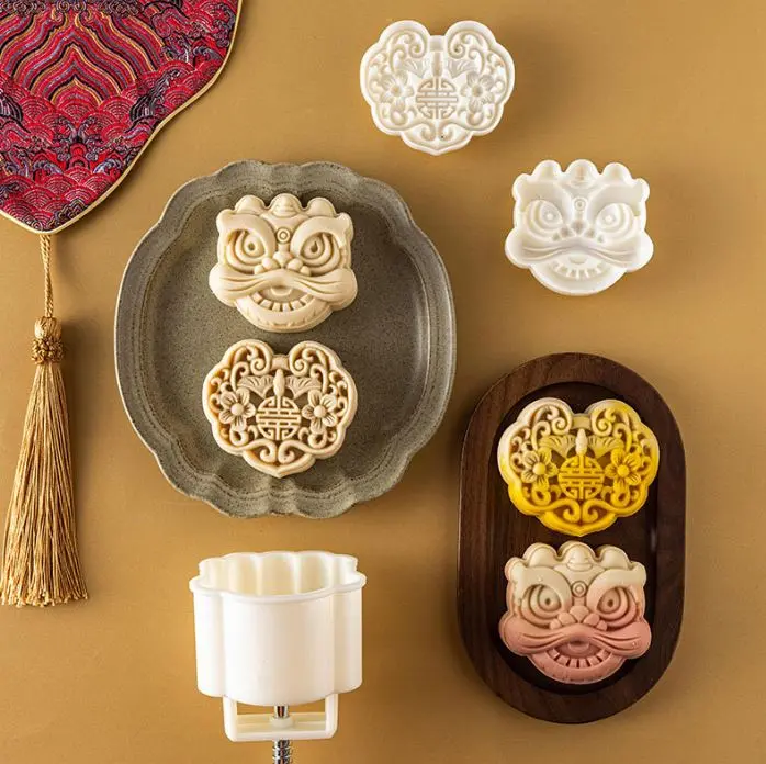 Traditional Lion Dance Mooncake Mold With Mystic Knot Pattern – 75G & 125G Options 1