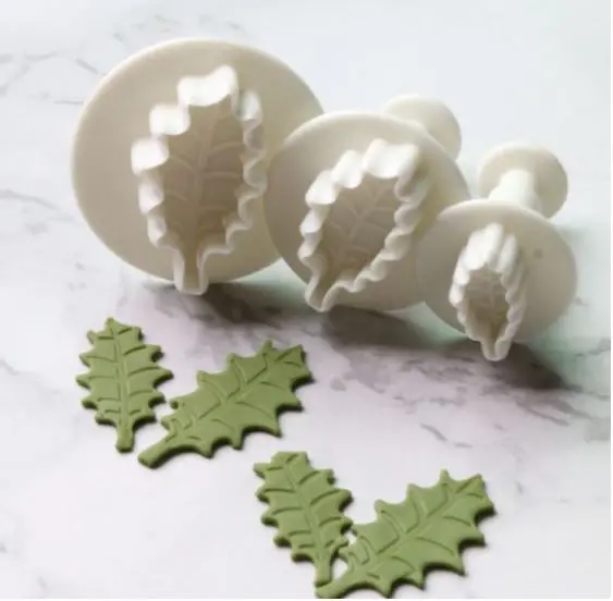 Triple-Pack Holly Leaf Plunger Cutters For Seasonal Baking Projects 1